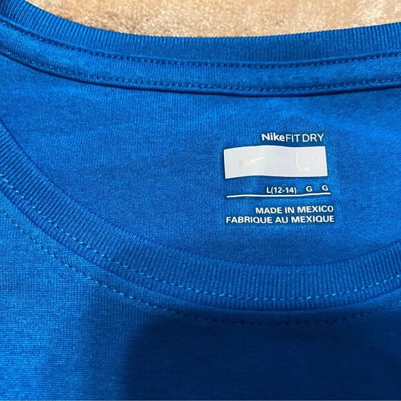 Teen Three Tops size 16-18 one price for all - Picture 4 of 6